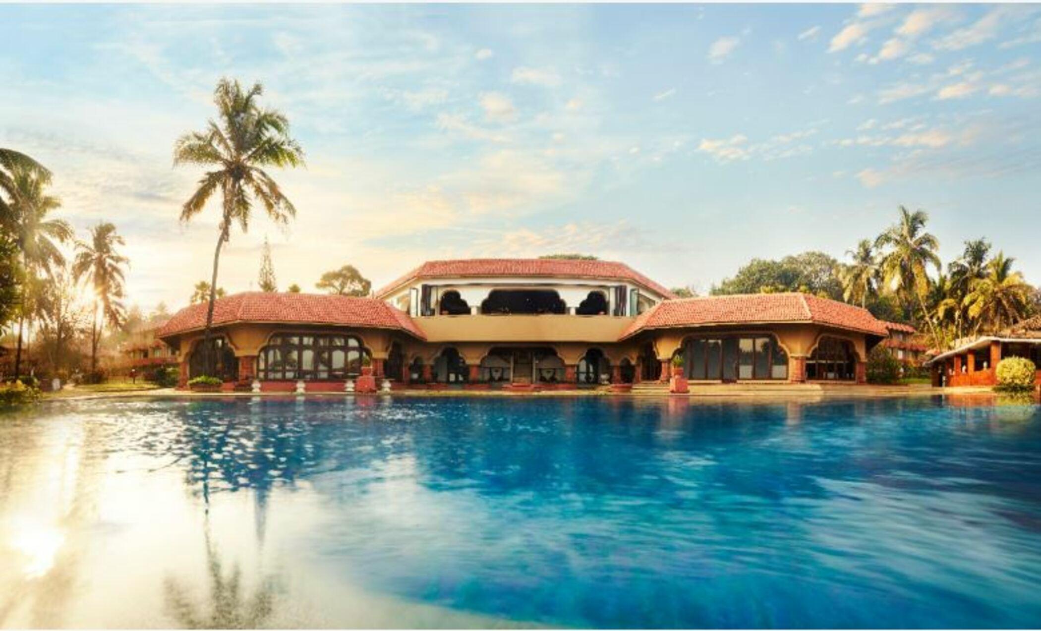 Taj Fort Aguada Resort & Spa, Goa Sinquerim Exteriör bild Club House