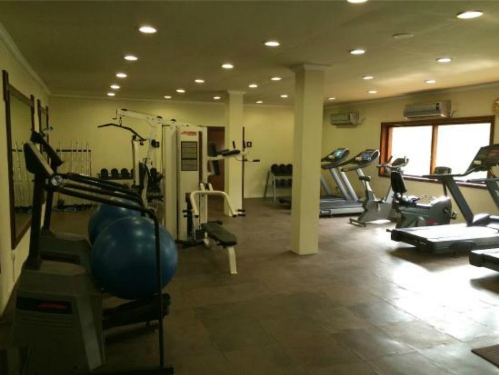 Taj Fort Aguada Resort & Spa, Goa Sinquerim Exteriör bild The gym at the hotel