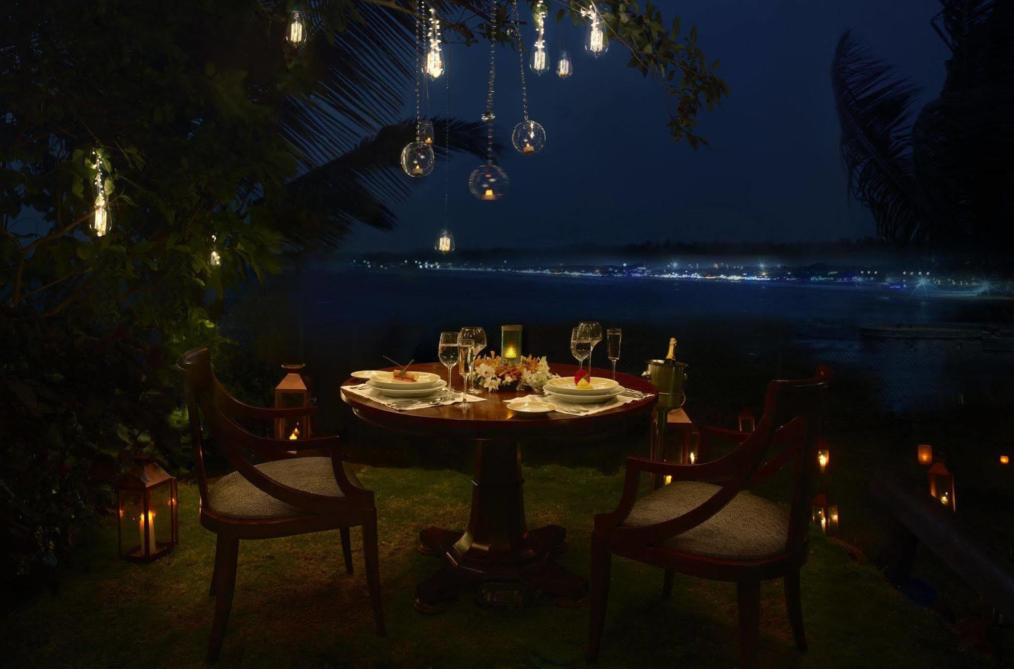 Taj Fort Aguada Resort & Spa, Goa Sinquerim Exteriör bild A private dining experience at the Taj Bengal